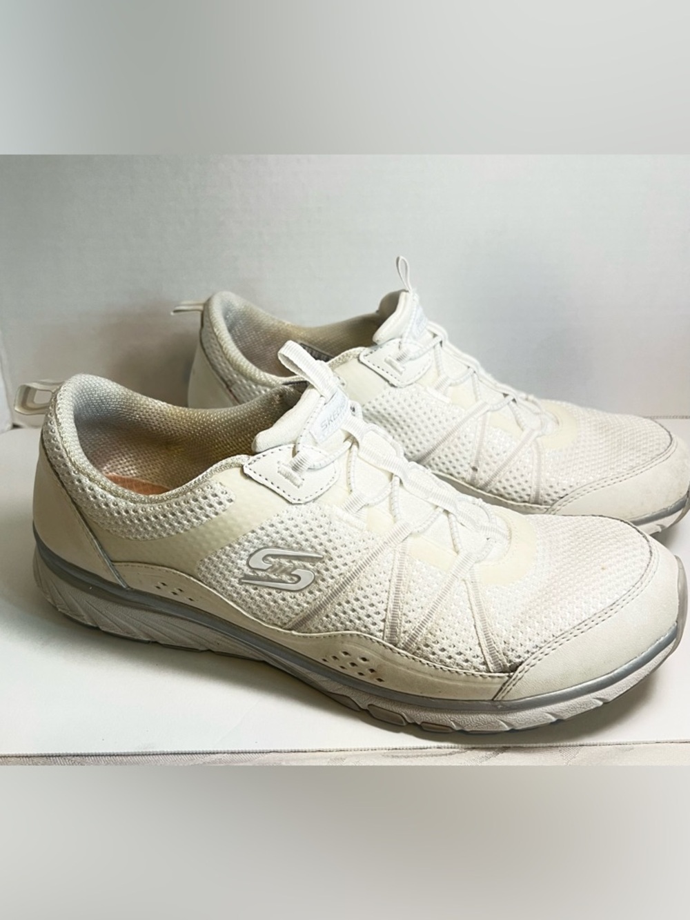 Skechers White Mesh Air Cooled Memory Foam Slip-On 9 Women’s Athletic Shoes